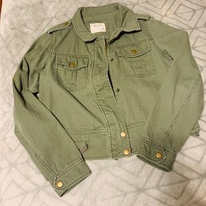 Nice jacket keep you warm any season